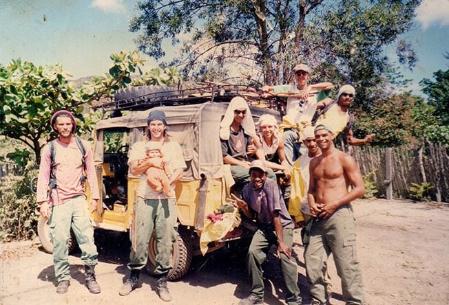 Bomberos voluntarios combatiendo las llamas en el Vale do Capão, Chapada Diamantina