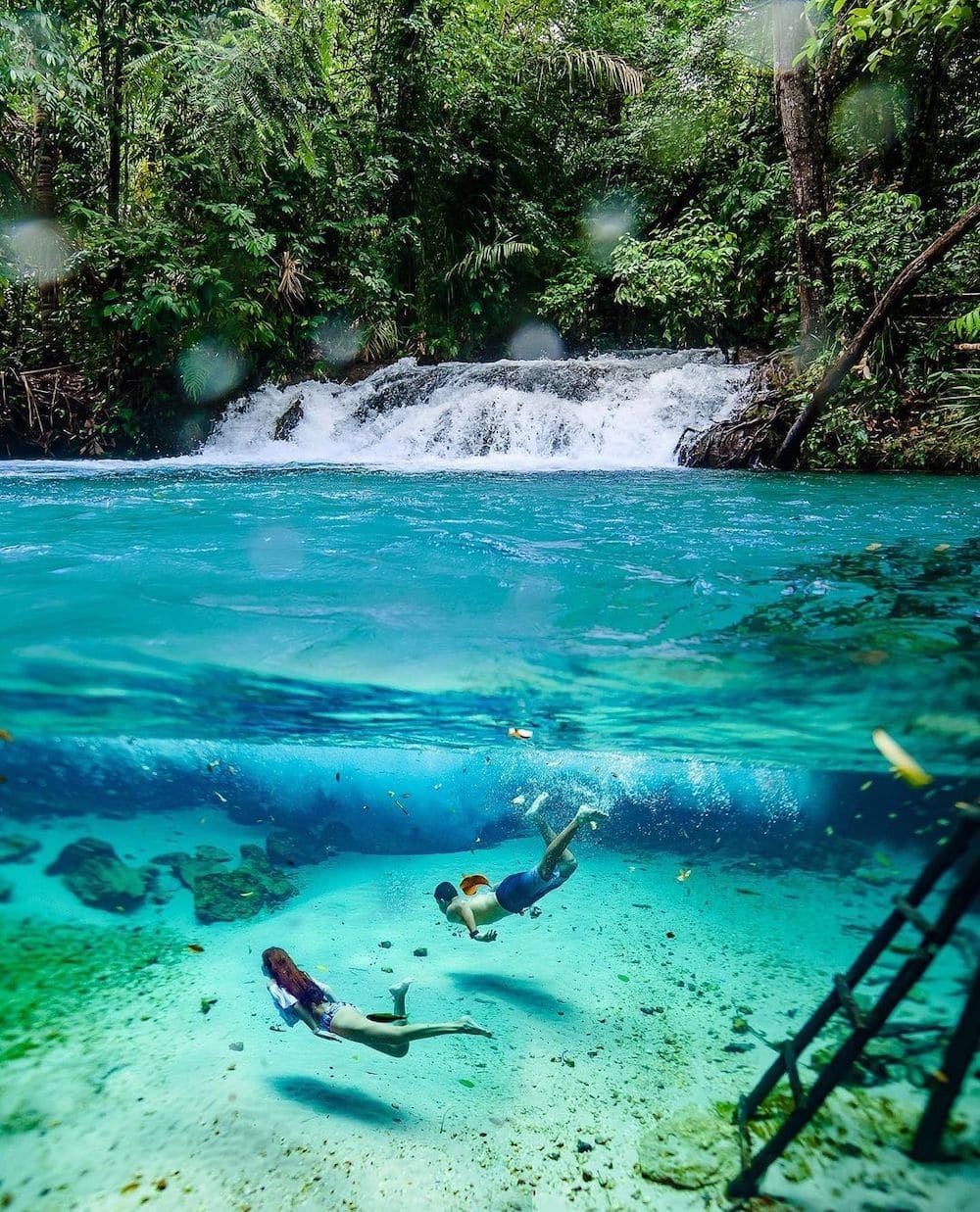 Nadando nas águas cristalinas do Jalapão! – Foto: @viagemnarelacao O que fazer no Jalapão? - Guia de Viagem