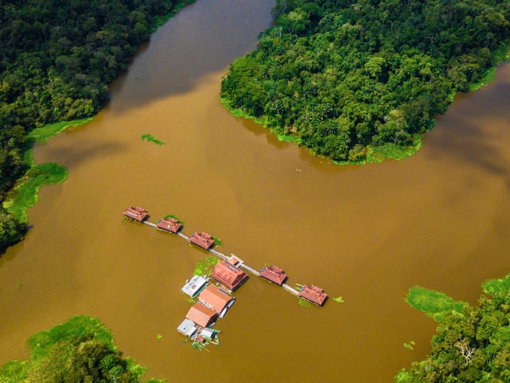 « Uakari Lodge a pour objectif de protéger la biodiversité locale tout en soutenant onze communautés locales ». Meilleurs lodges de la jungle amazonienne : Uakari Lodge