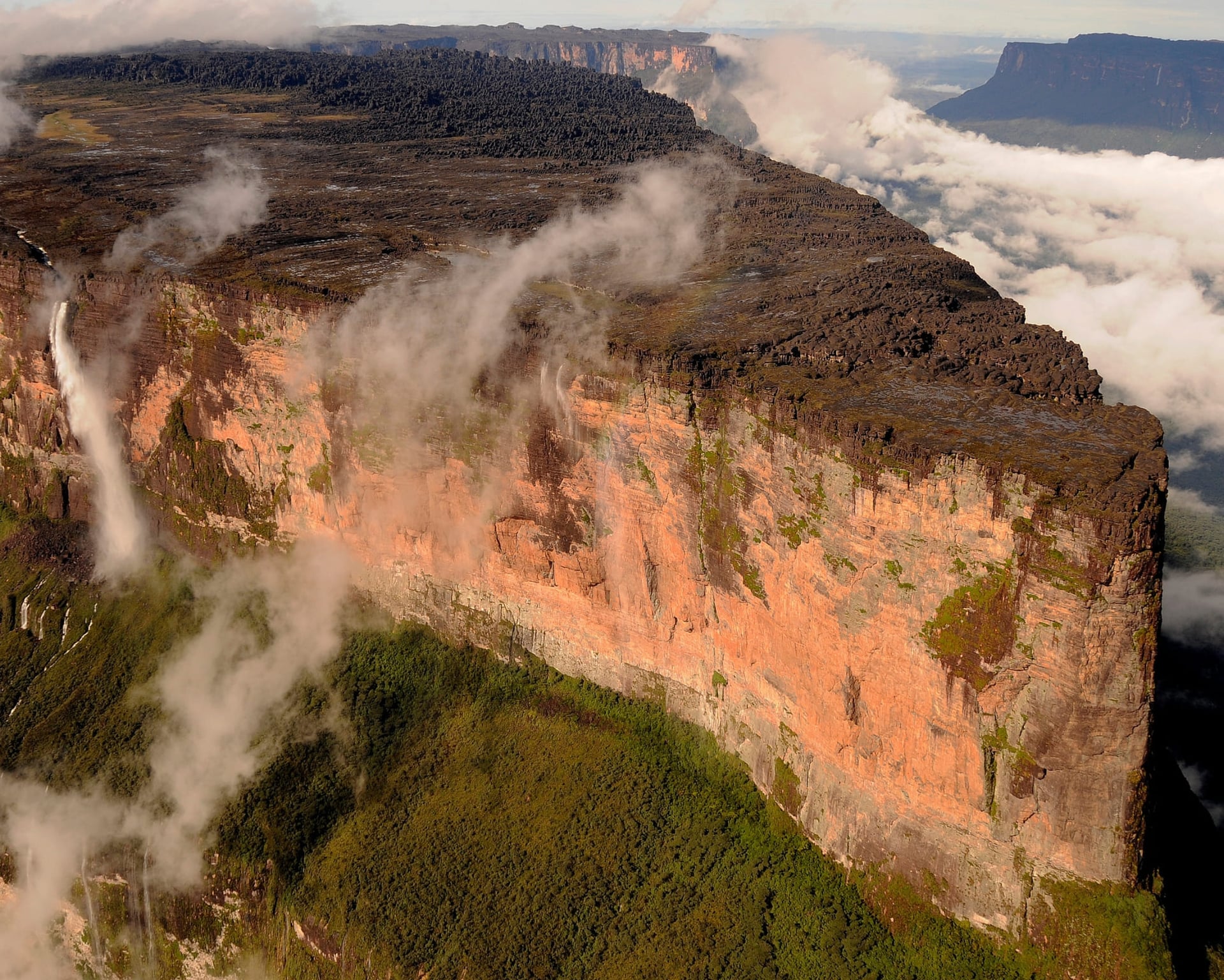 Was ist auf dem Gipfel des Mount Roraima? Was ist auf dem Gipfel des Mount Roraima?