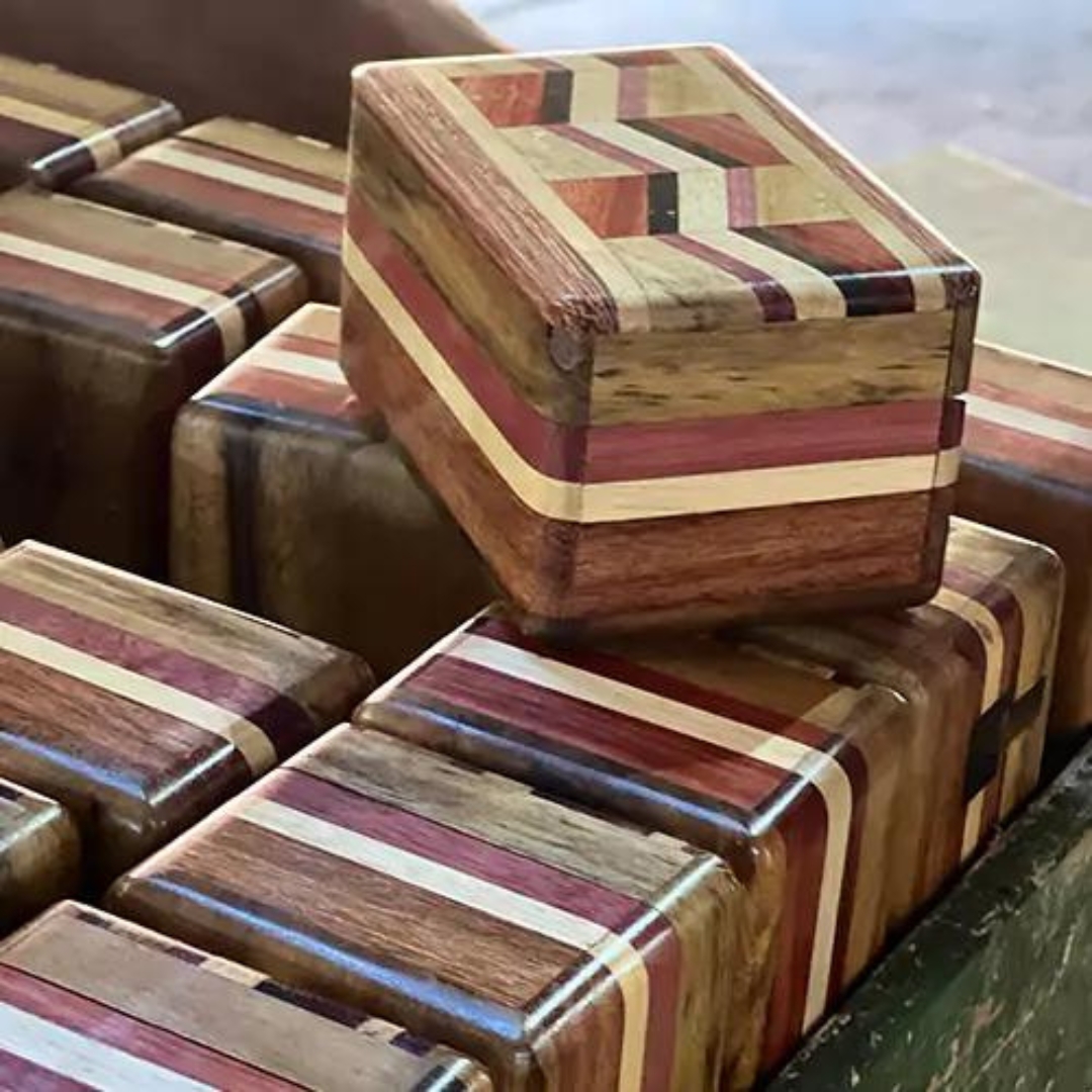 Handicrafts - Village - Amazon